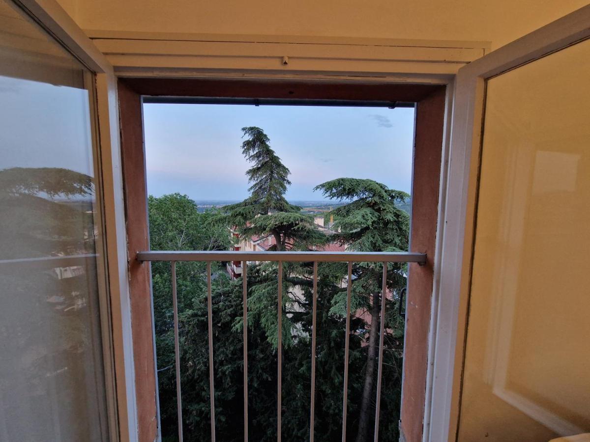 Lovely One-Bedroom Attic In An Ancient Village Bologna Exterior photo